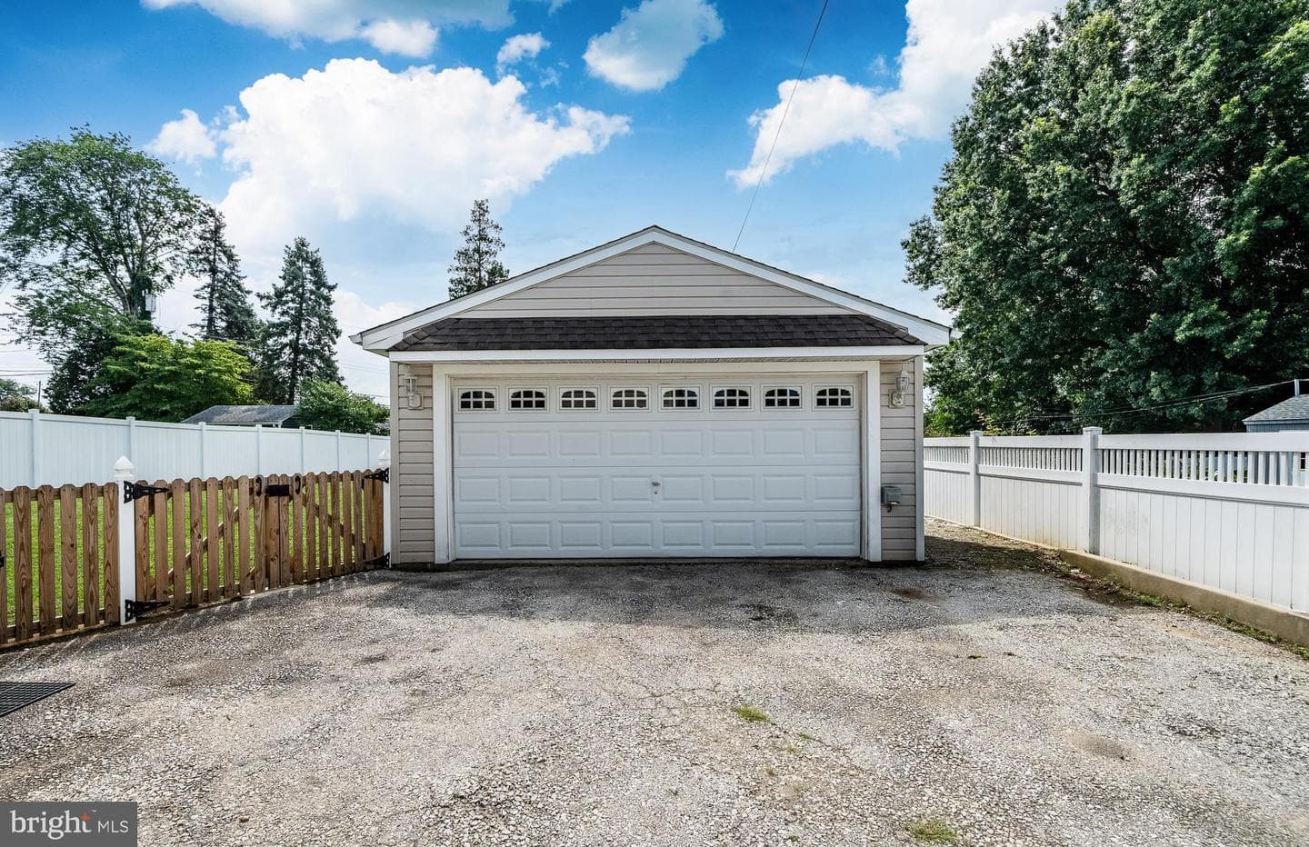 357 Swanage Drive photo 62