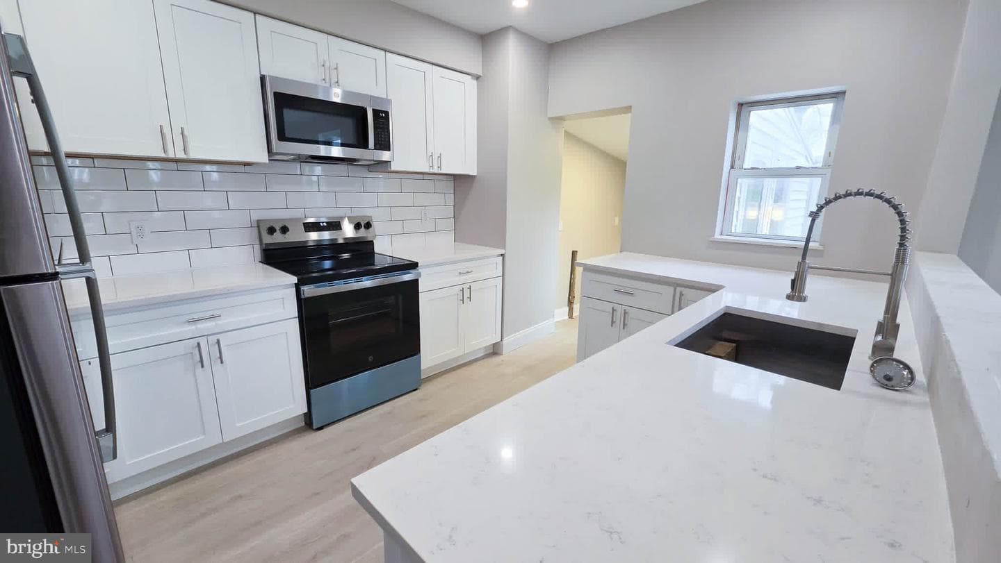 1112 Elmwood Avenue photo 9