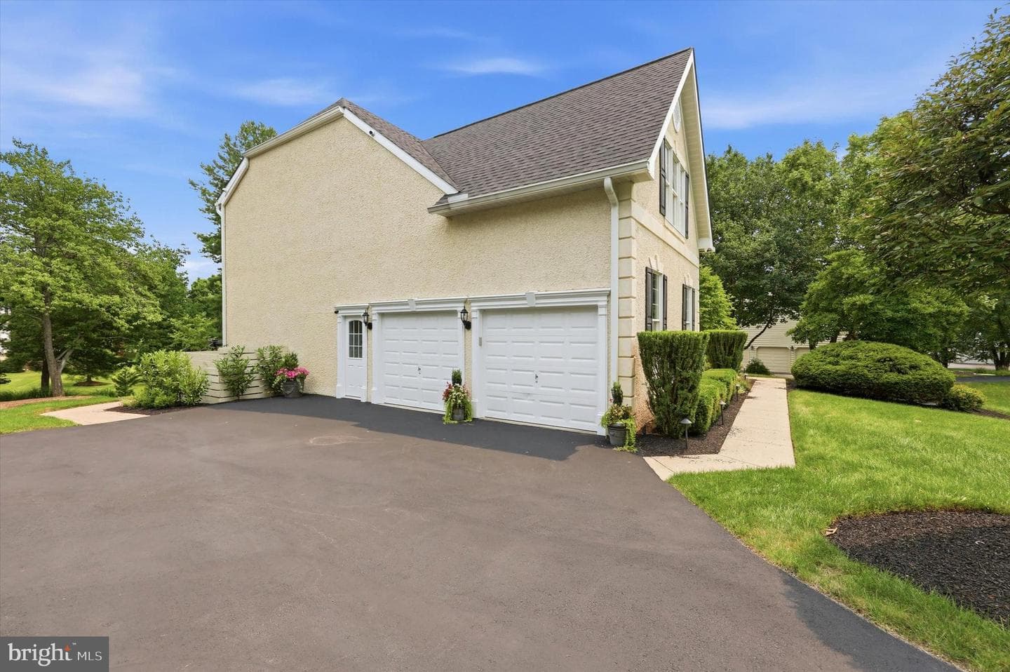 16 Heather Way photo 32
