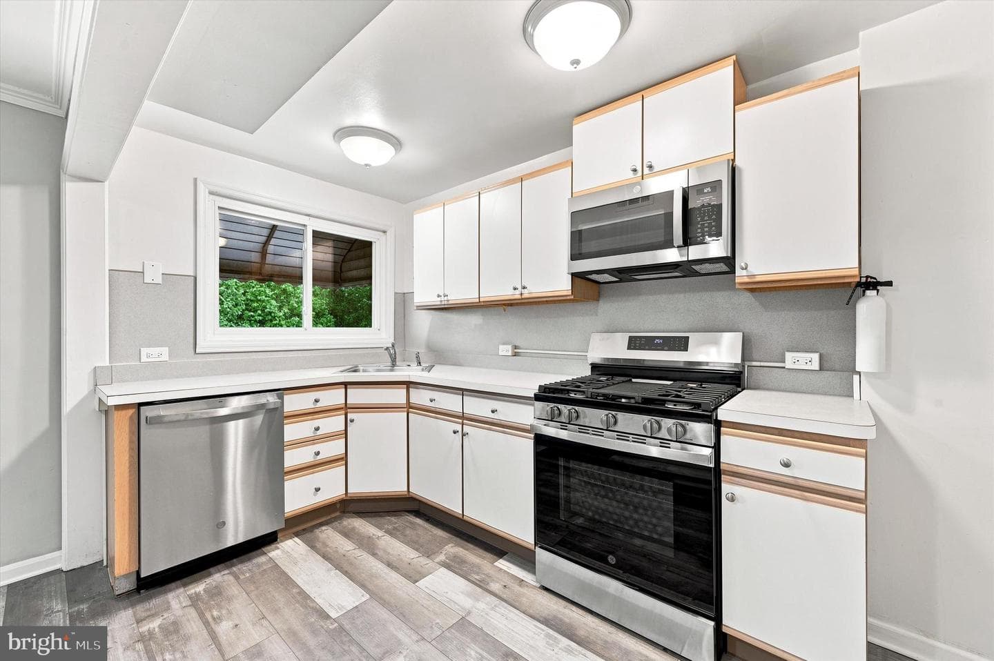 802 Grant Road photo 12