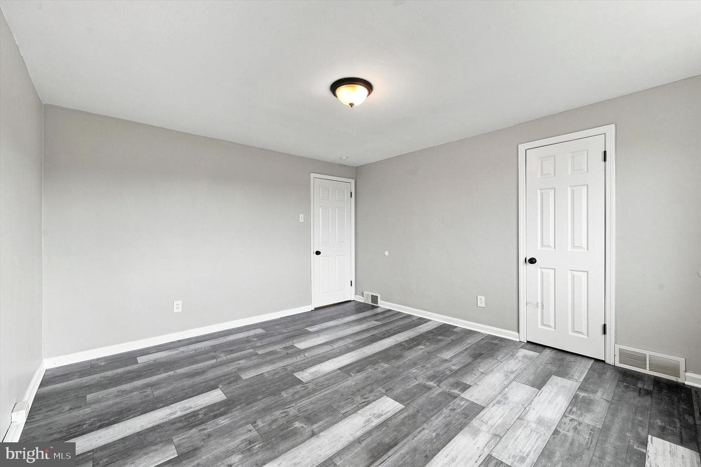 802 Grant Road photo 23