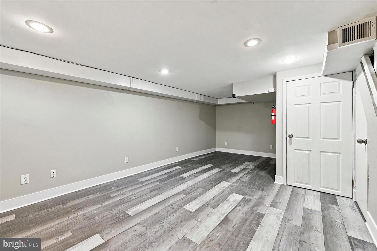 802 Grant Road photo 26