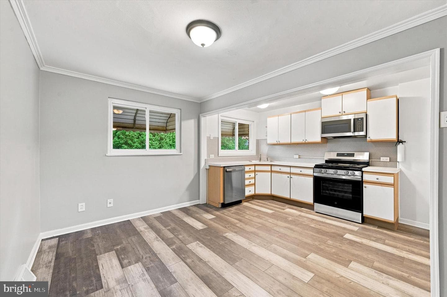 802 Grant Road photo 9