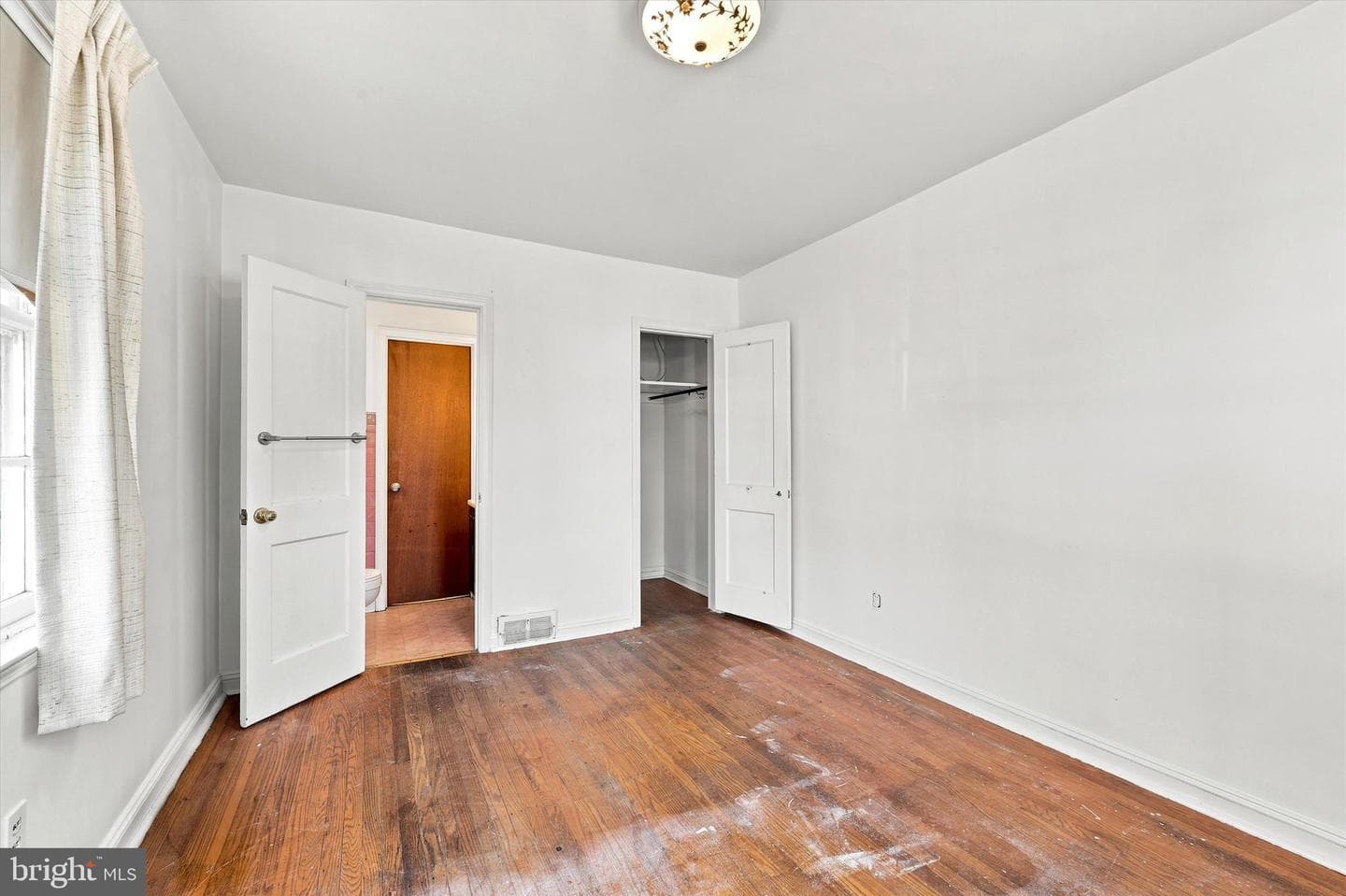 407 Buse Street photo 11