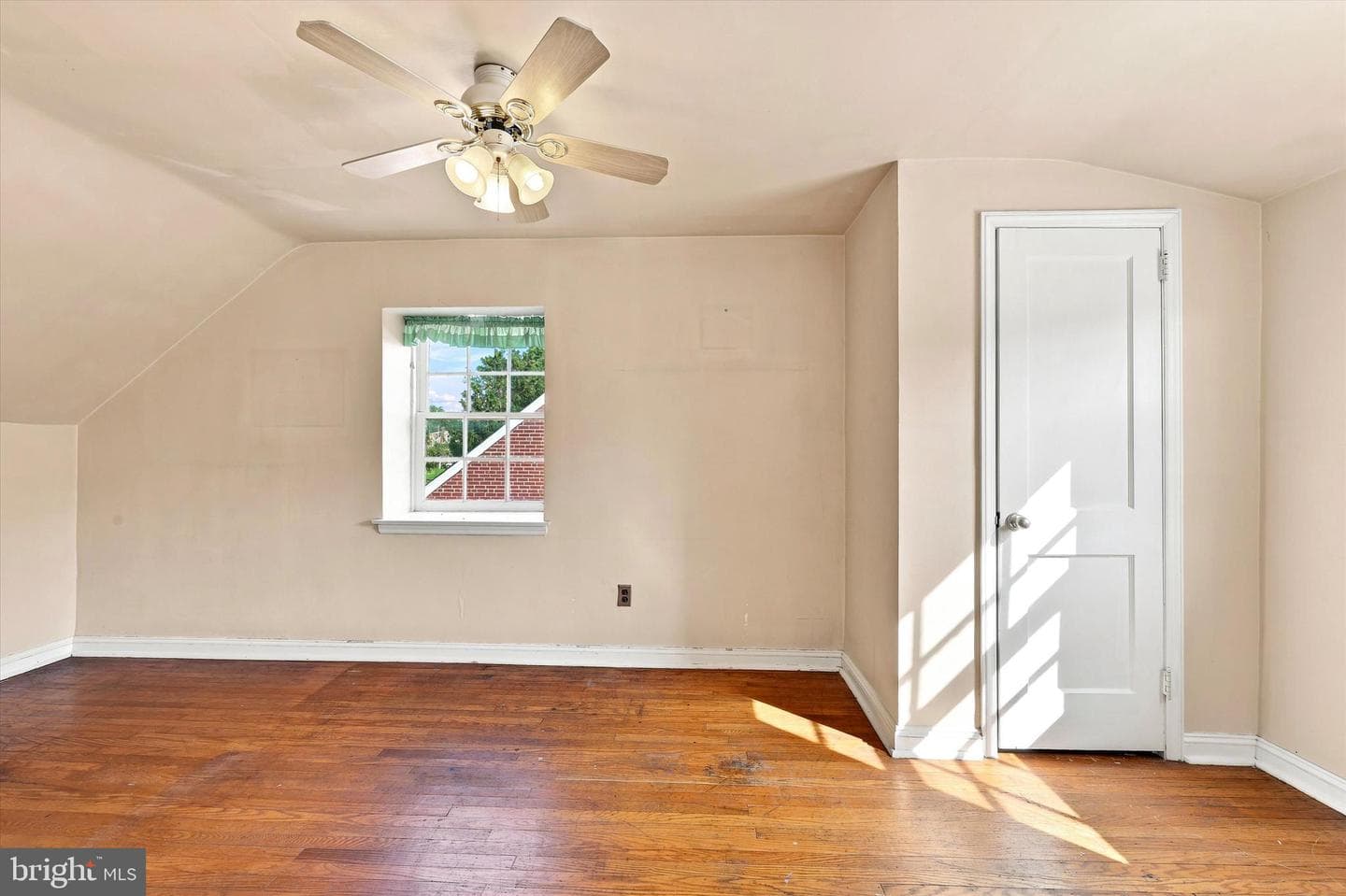 407 Buse Street photo 15