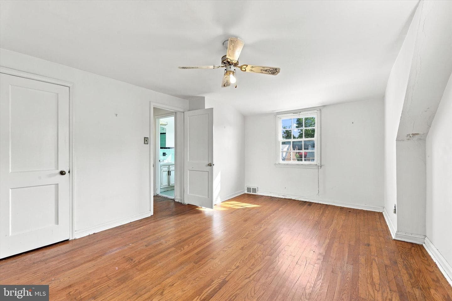 407 Buse Street photo 18