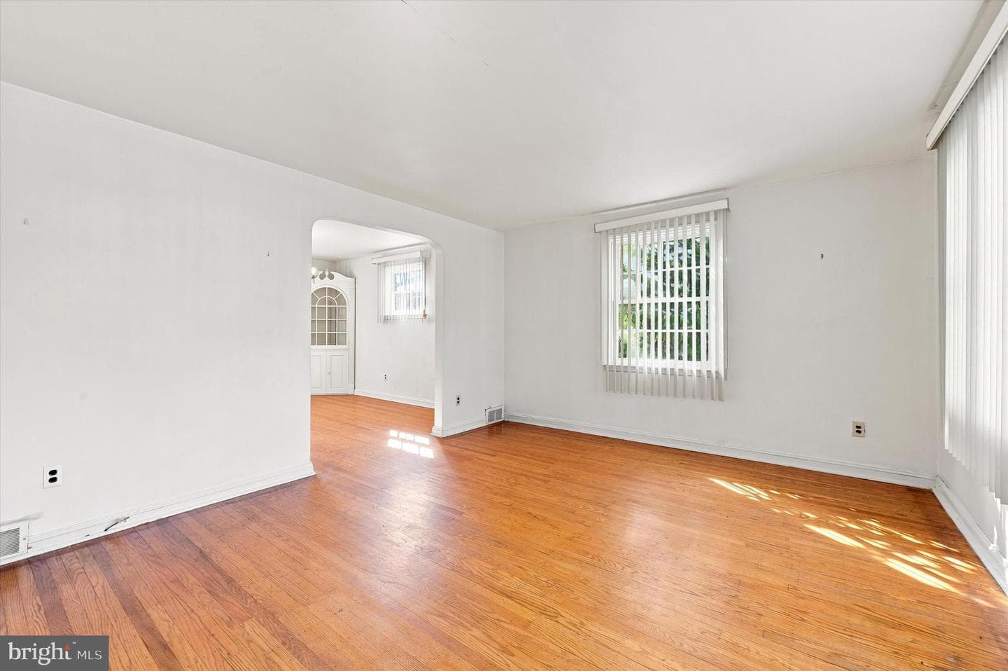 407 Buse Street photo 2