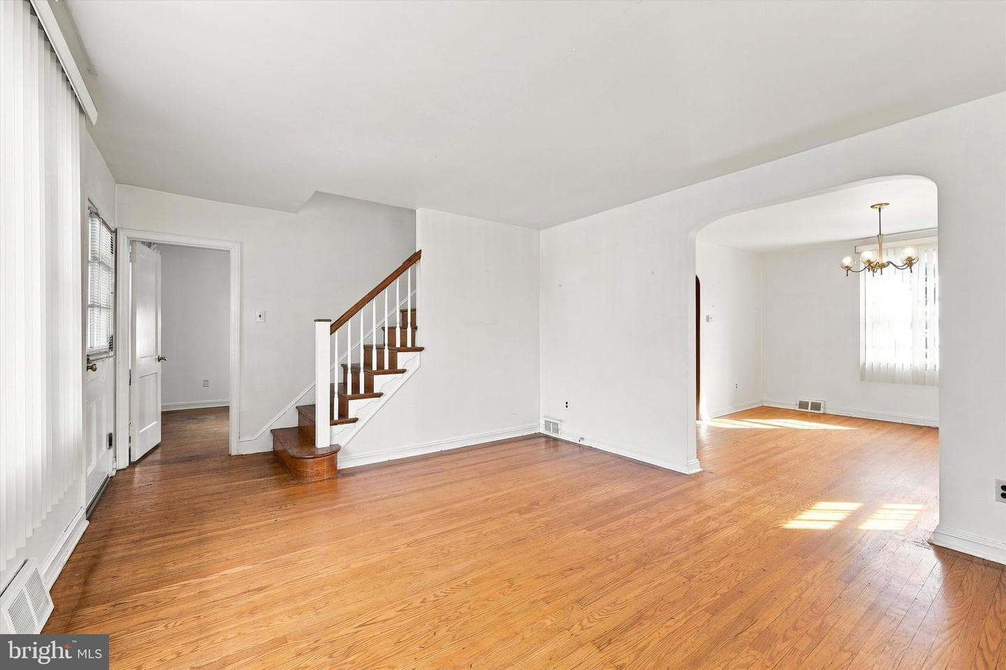 407 Buse Street photo 3