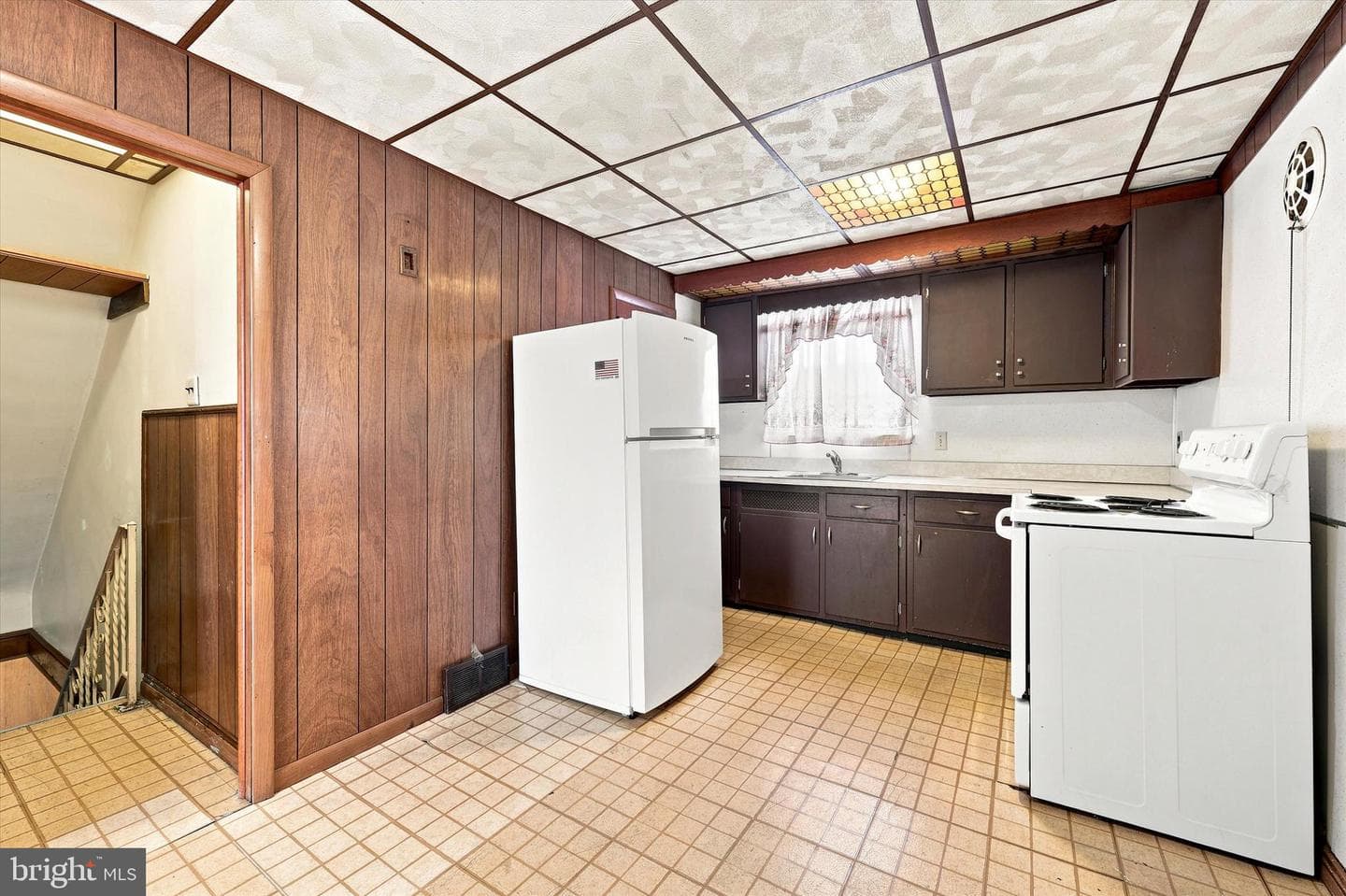 407 Buse Street photo 9