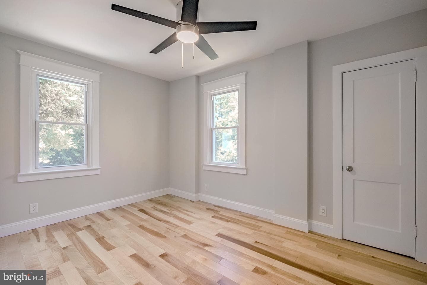 45 S Brighton Avenue photo 28