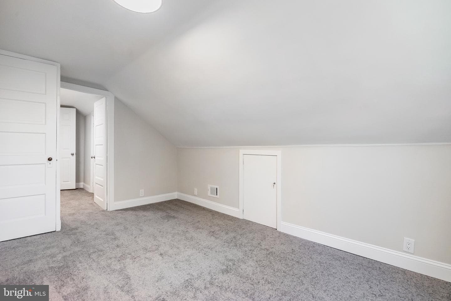 45 S Brighton Avenue photo 32
