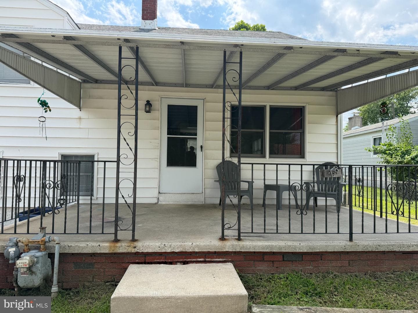 1344 Forrest Street photo 2