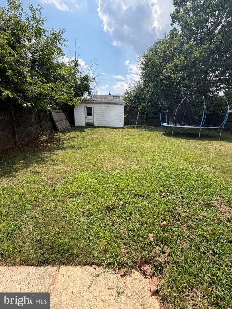 1344 Forrest Street photo 3