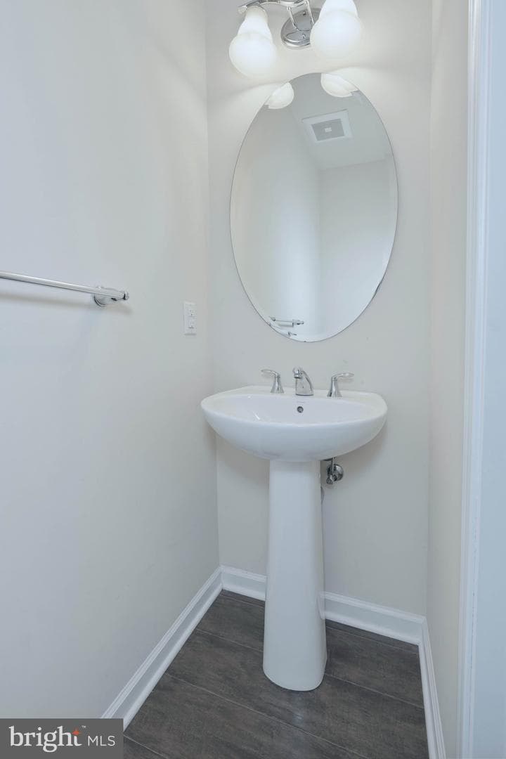 103b Jay Alley photo 23