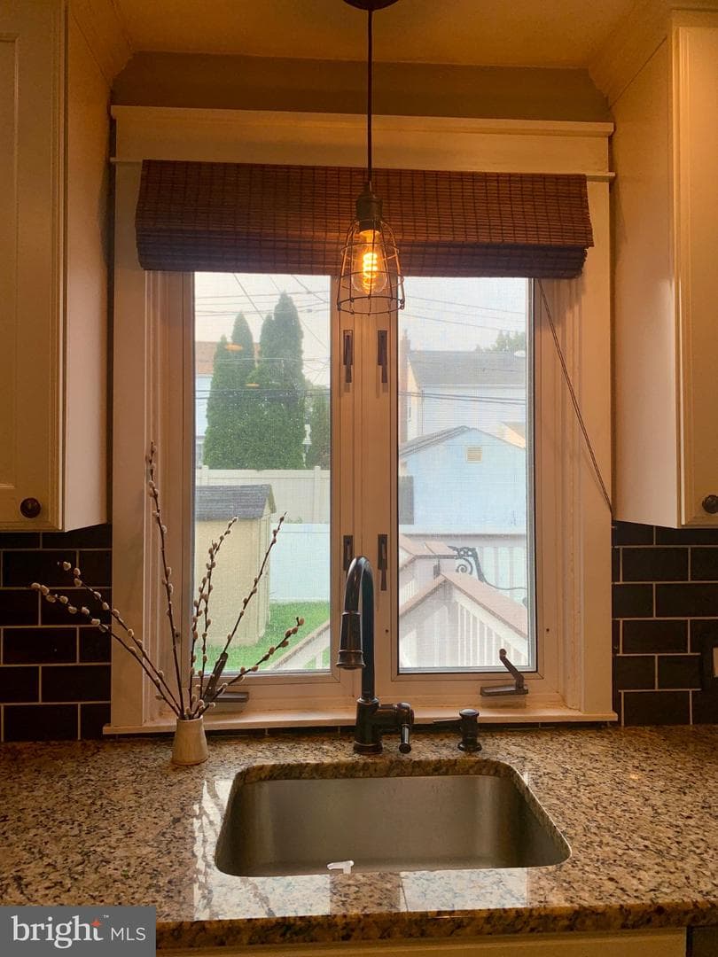 216 Wickford Road photo 9