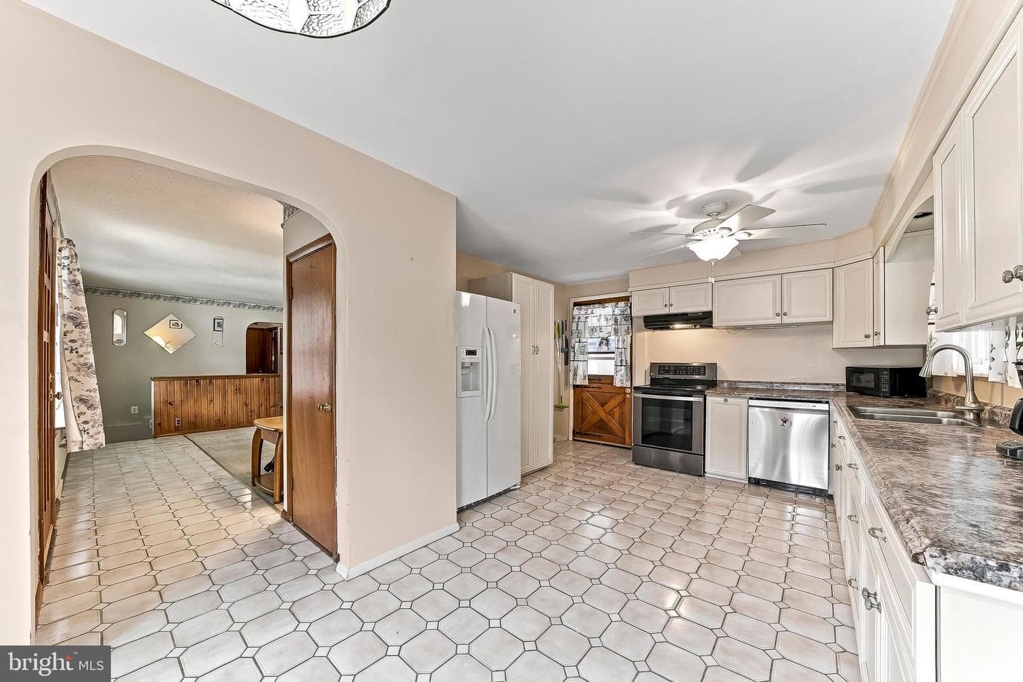 3813 Currant photo 12