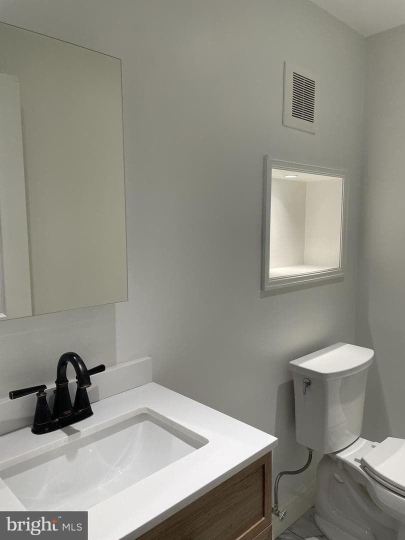 346 Parker Street photo 9