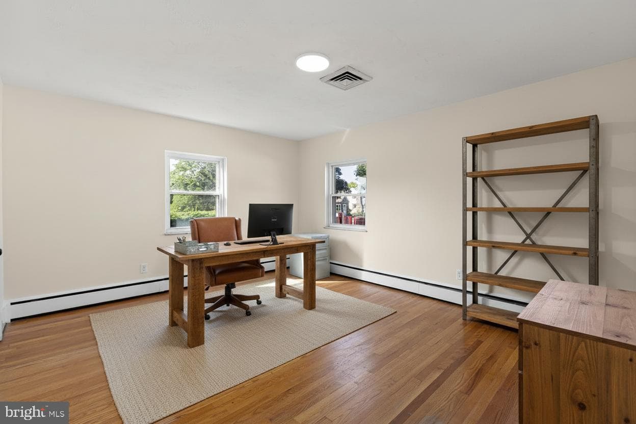601 Fairview Road photo 3