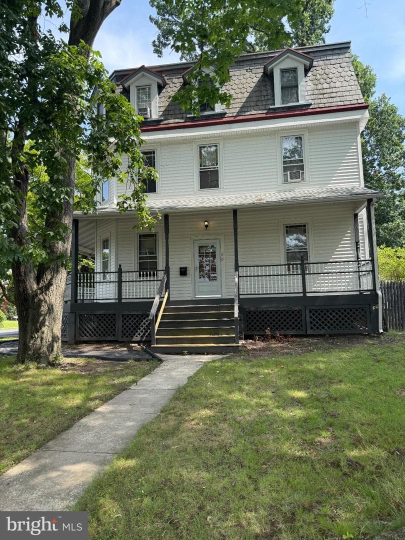 900 Andrews Avenue photo 1