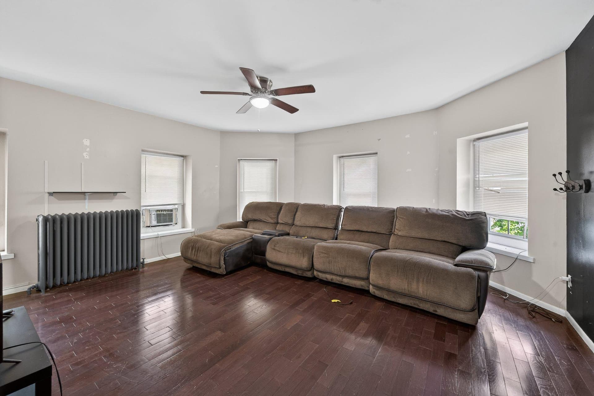 900 Andrews Avenue photo 32