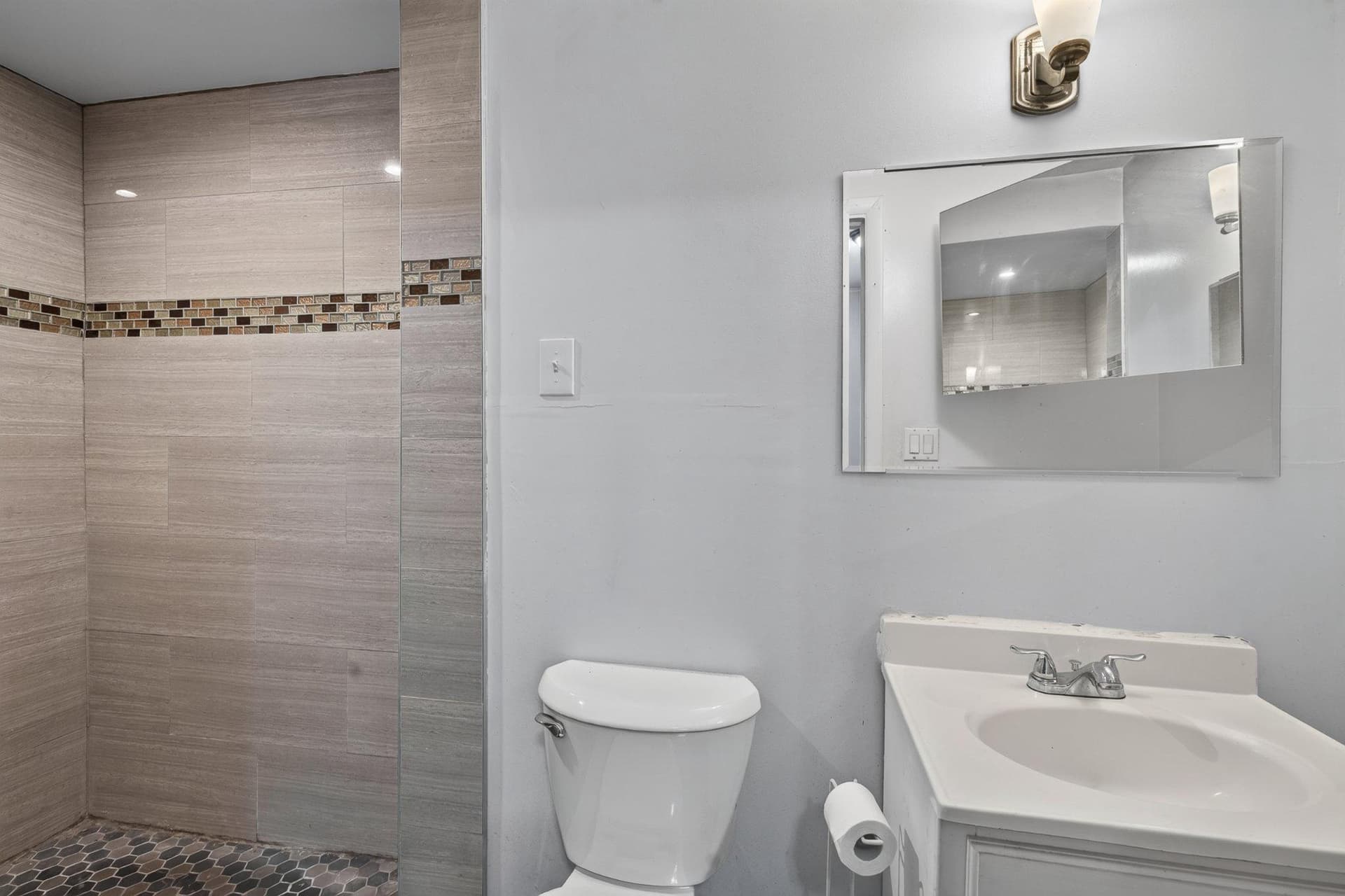 900 Andrews Avenue photo 35