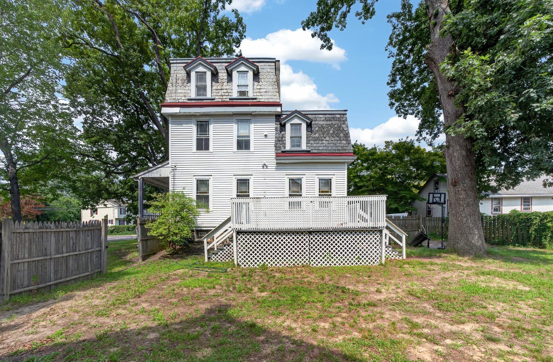 900 Andrews Avenue photo 42