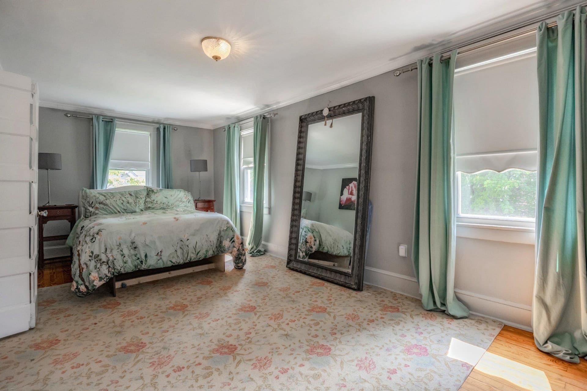 1029 Larchmont Avenue photo 22