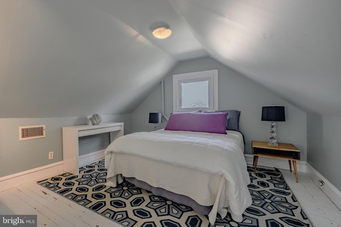 1029 Larchmont Avenue photo 30
