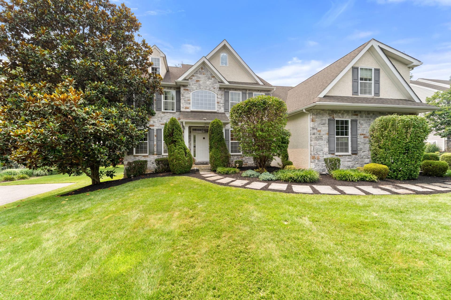 10 Springhouse Lane photo 2