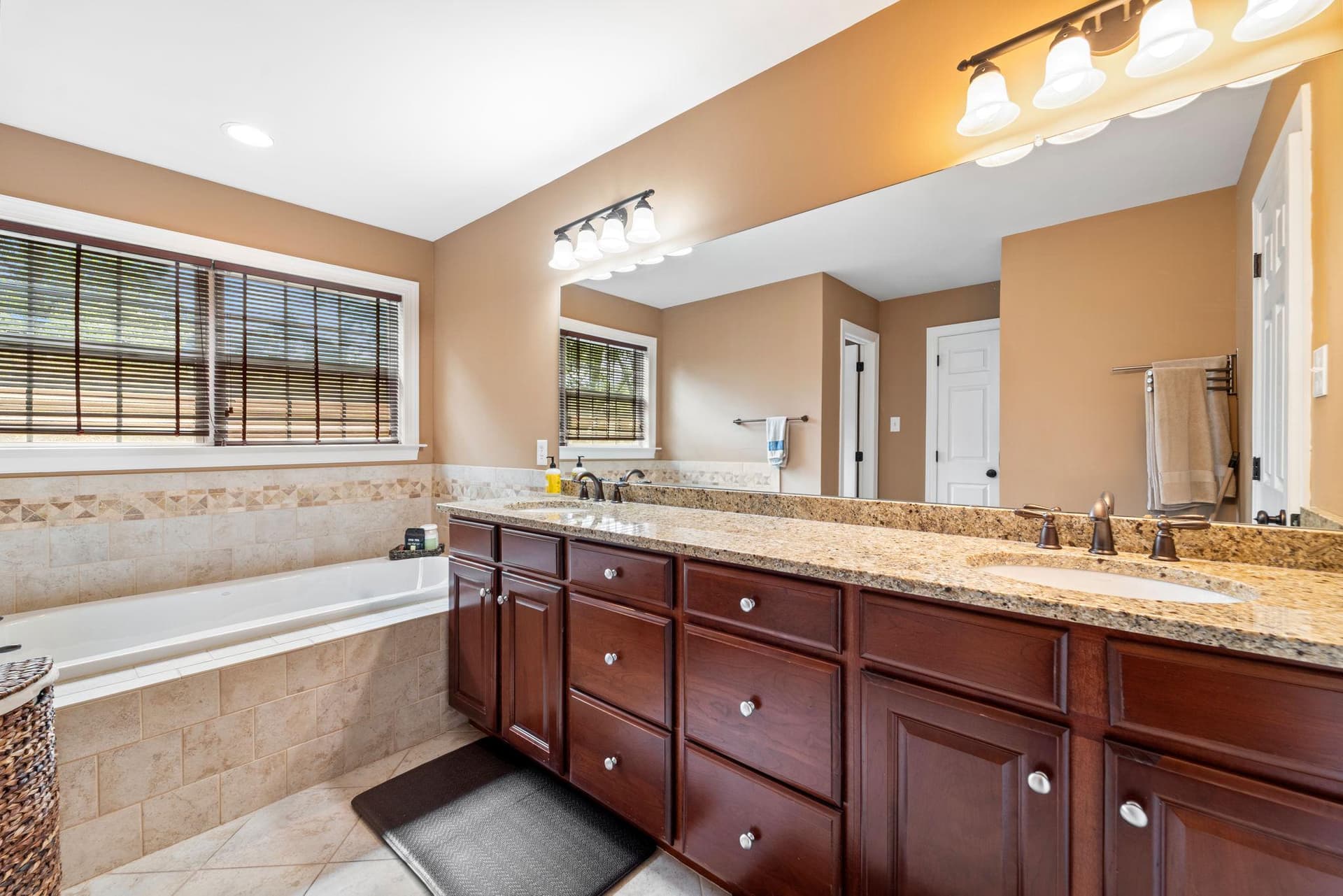 10 Springhouse Lane photo 34