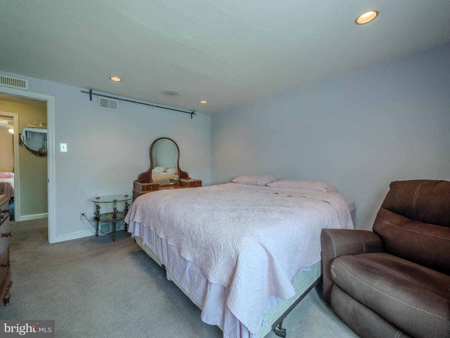 5360 Delmar Drive photo 24