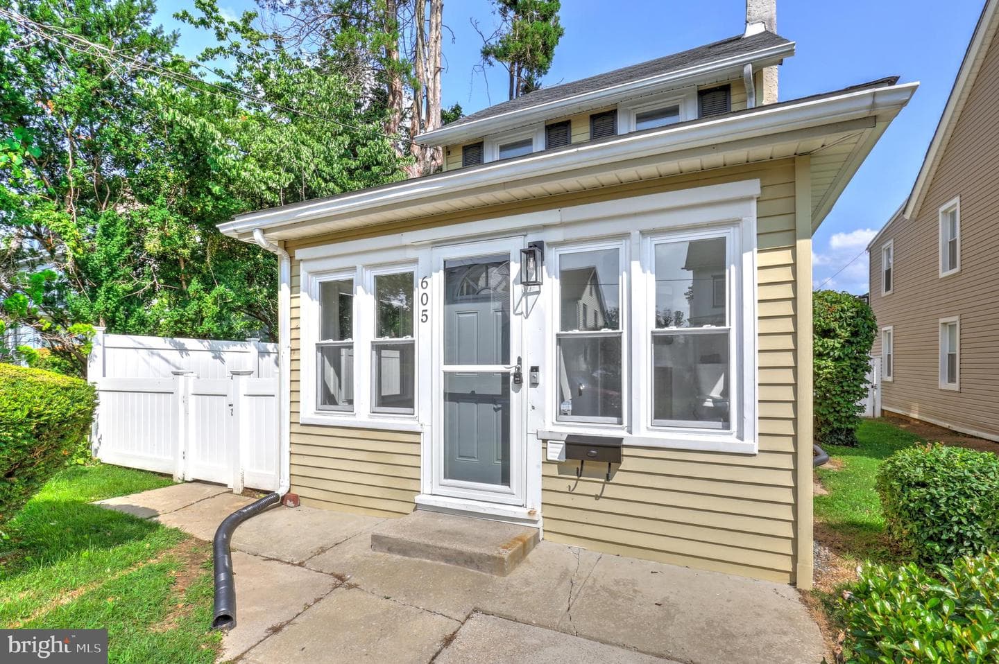 605 Vernon Street photo 32