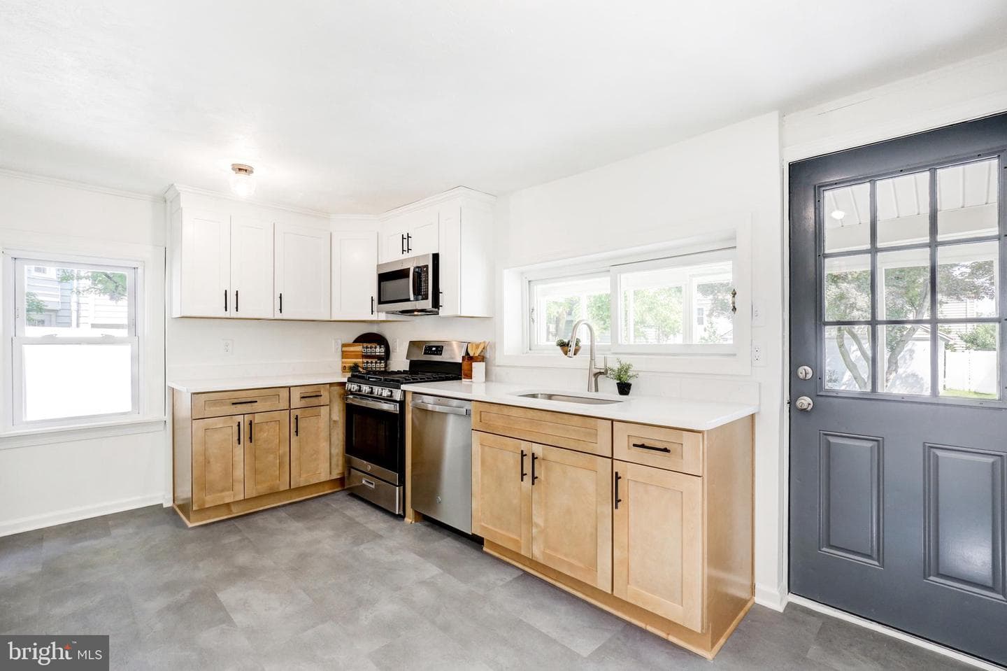 605 Vernon Street photo 7