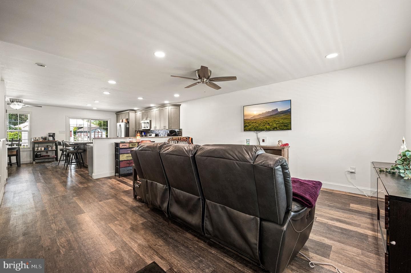 601 Orchard Way photo 4