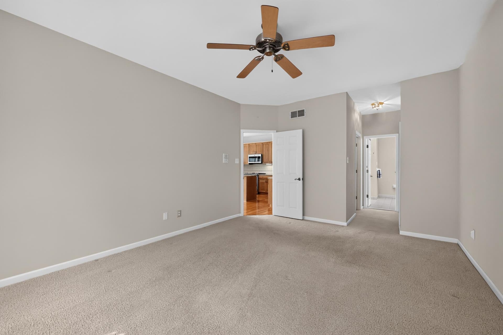 2105 White Fox Way photo 11