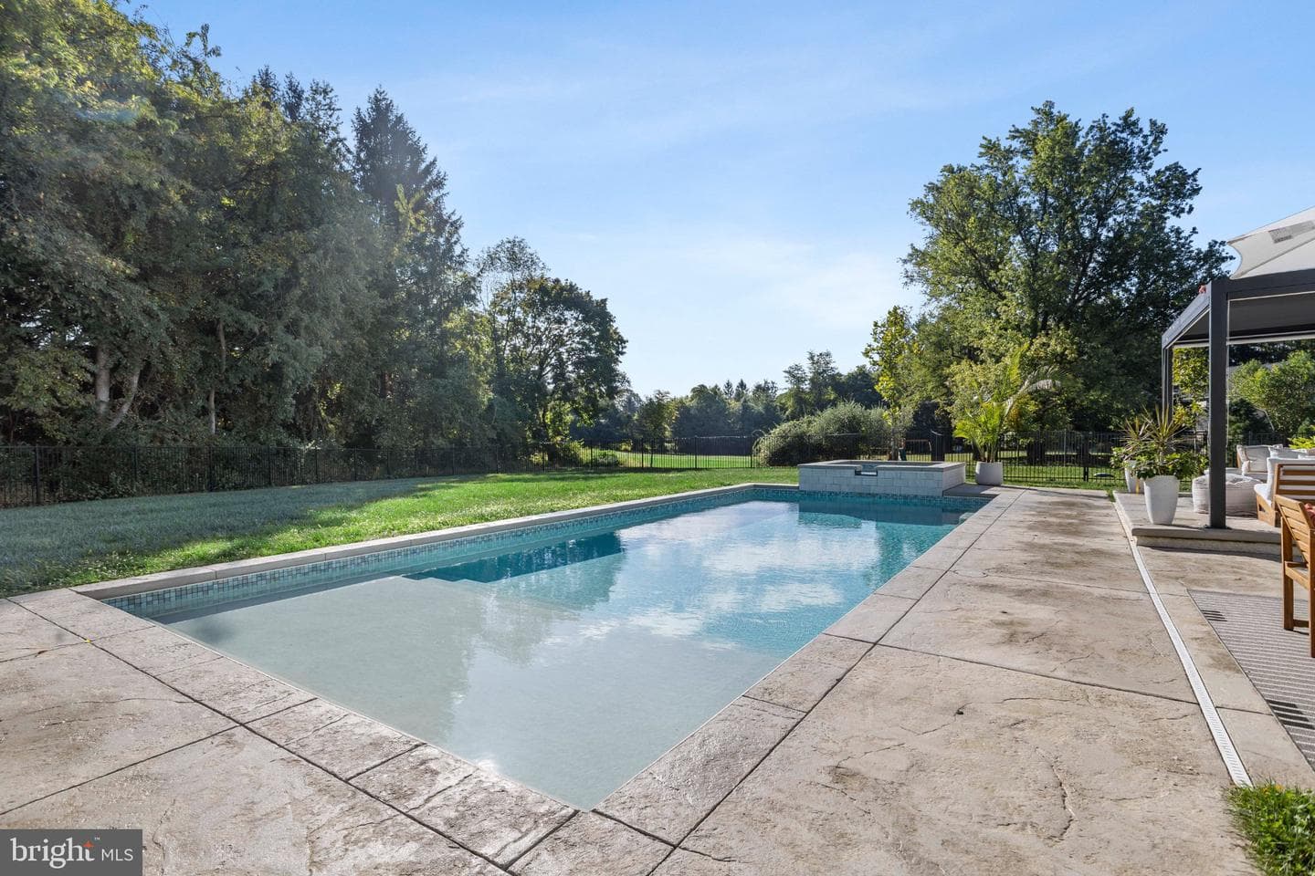 1337 Valley Road photo 10
