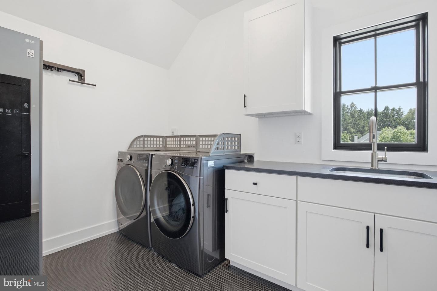 1337 Valley Road photo 69