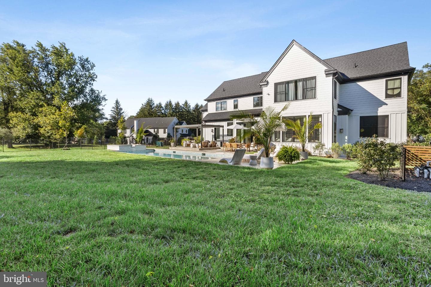 1337 Valley Road photo 72