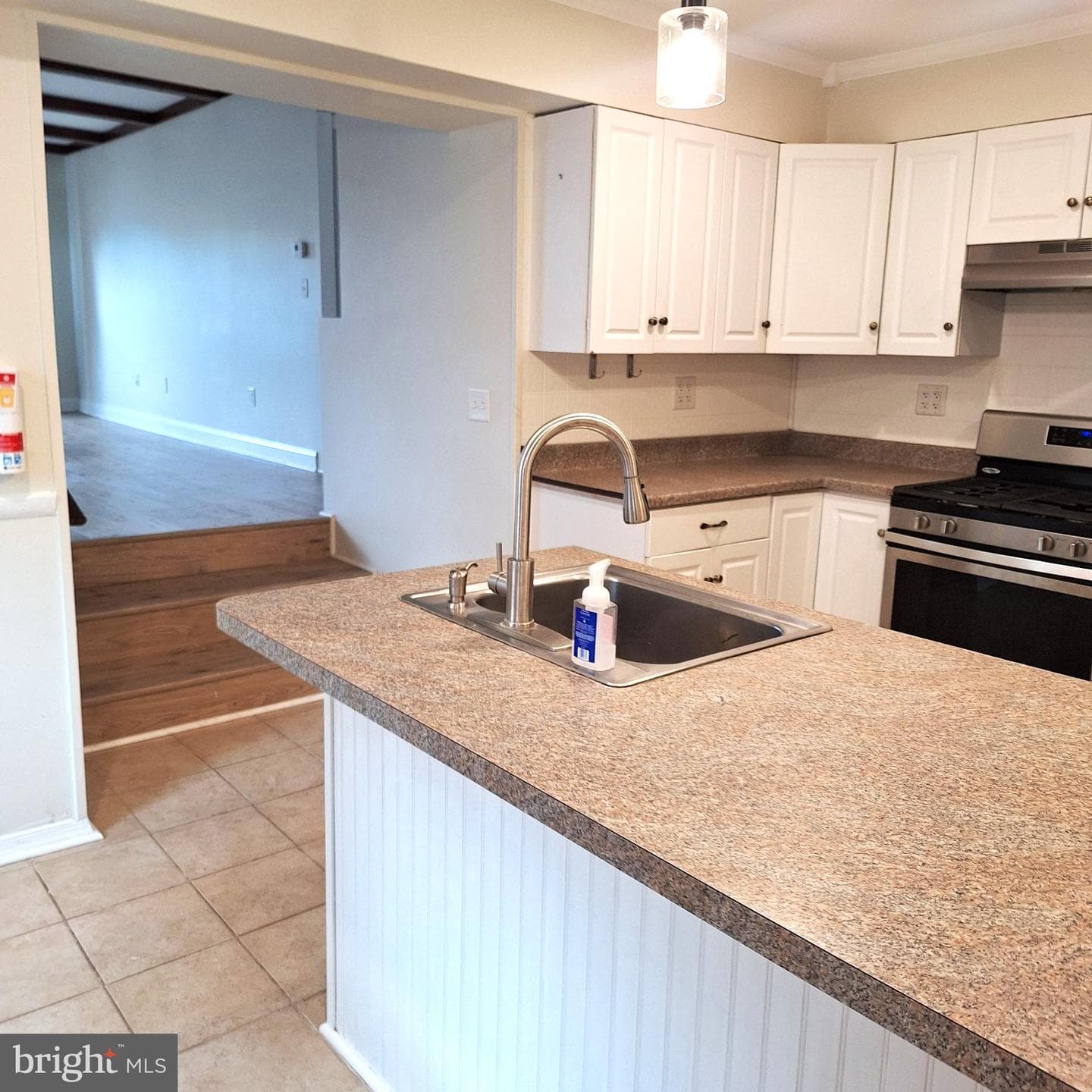 303 Moore Road photo 4