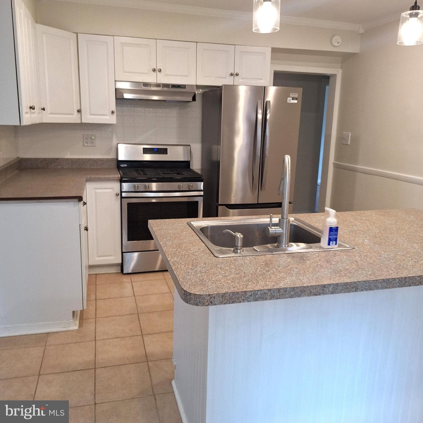 303 Moore Road photo 5