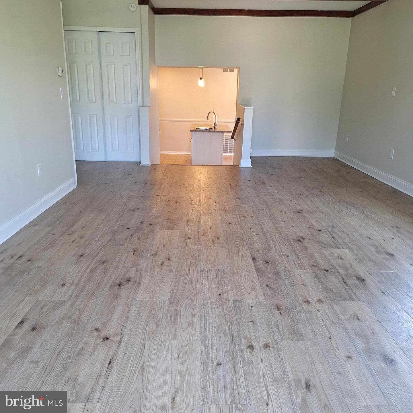 303 Moore Road photo 7