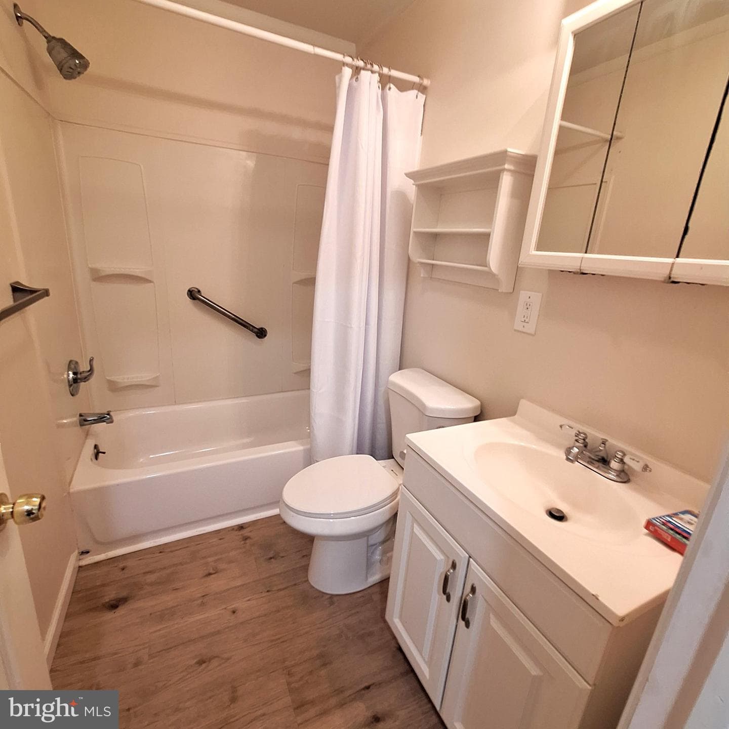 303 Moore Road photo 9