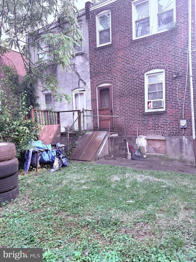 1107 Pine Street, Darby