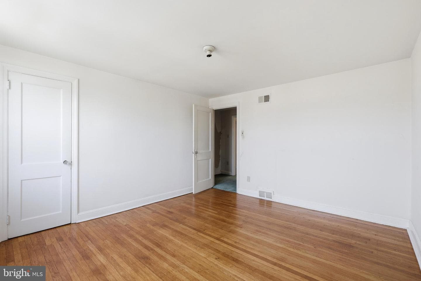 217 Cambridge Road photo 13