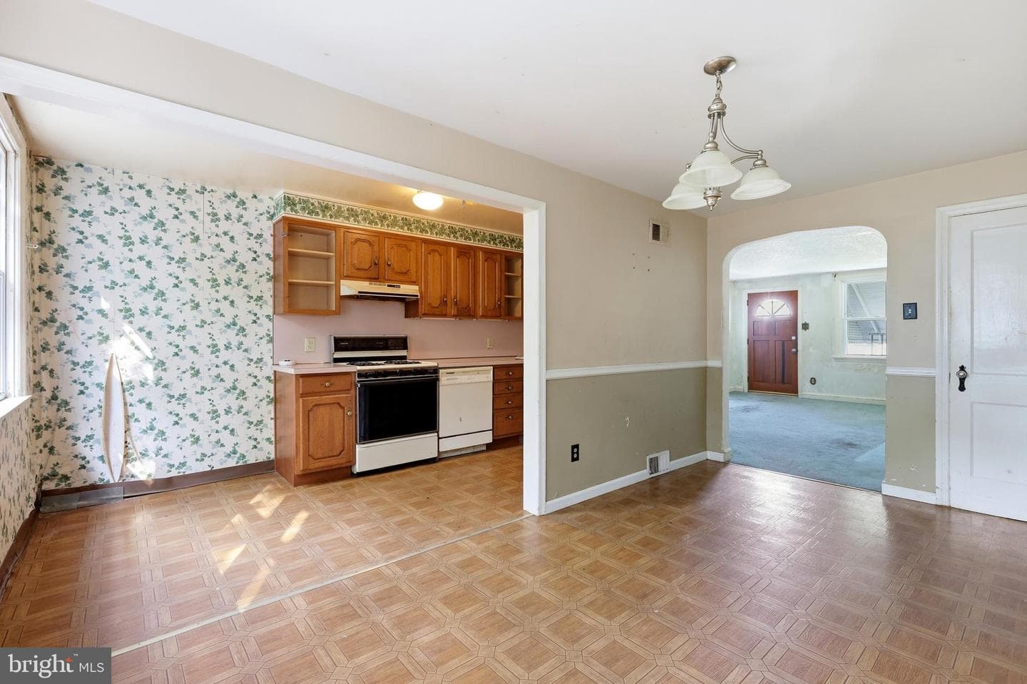 217 Cambridge Road photo 8