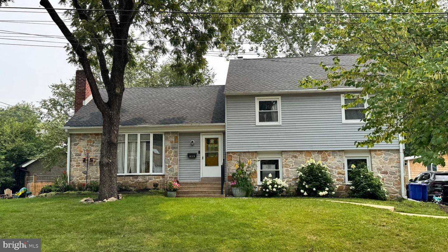 411 Drexel Place photo 1
