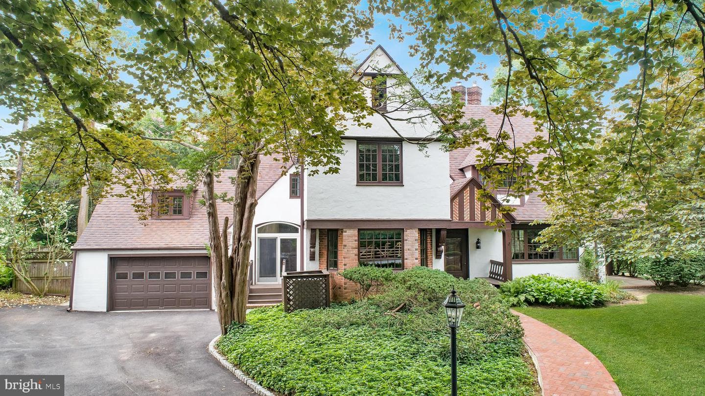 556 Saint Davids Avenue, Wayne