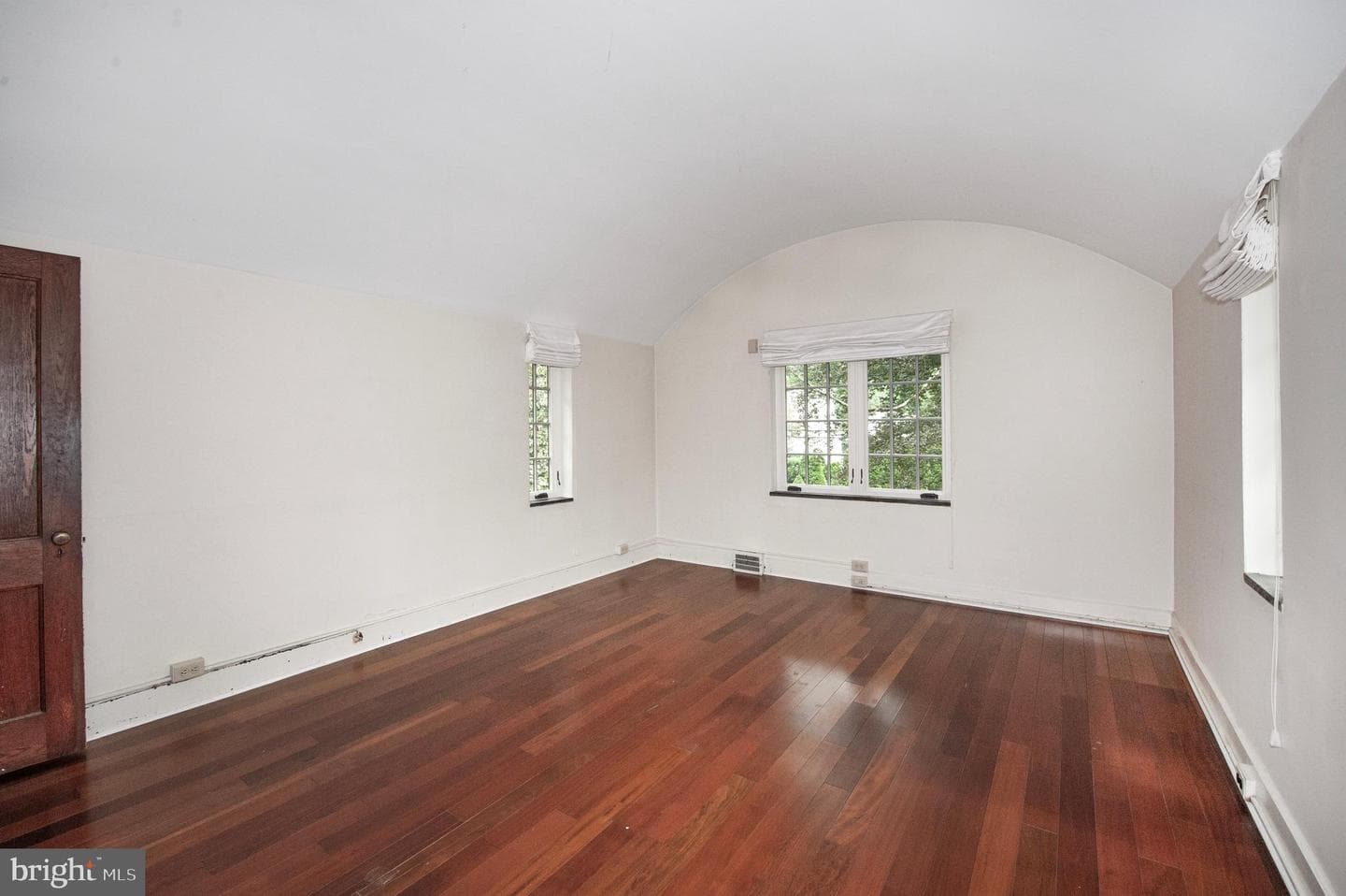 556 Saint Davids Avenue photo 25