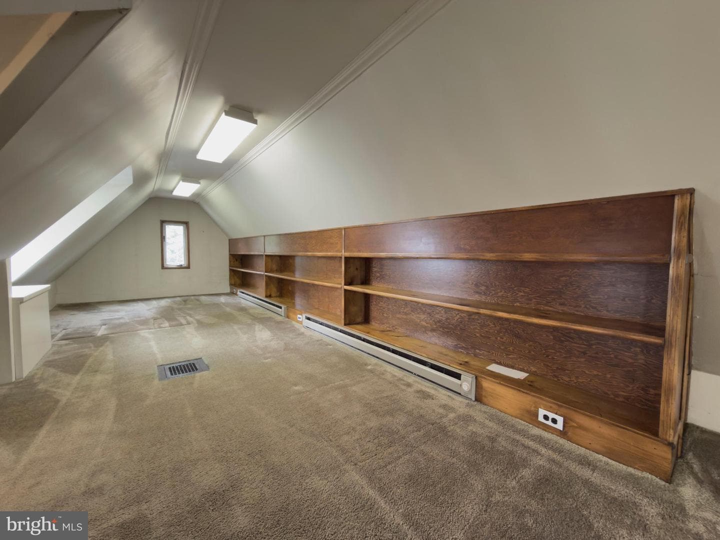 556 Saint Davids Avenue photo 32