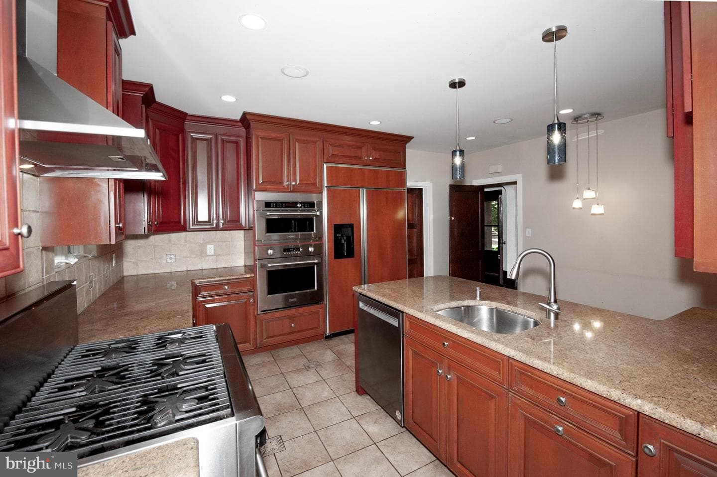 556 Saint Davids Avenue photo 9